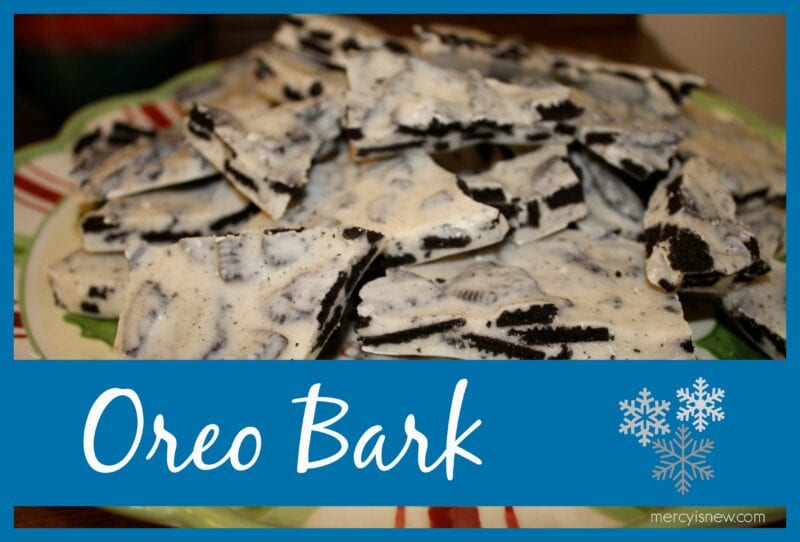 Easy 2 Ingredient Oreo Bark @mercyisnew.com